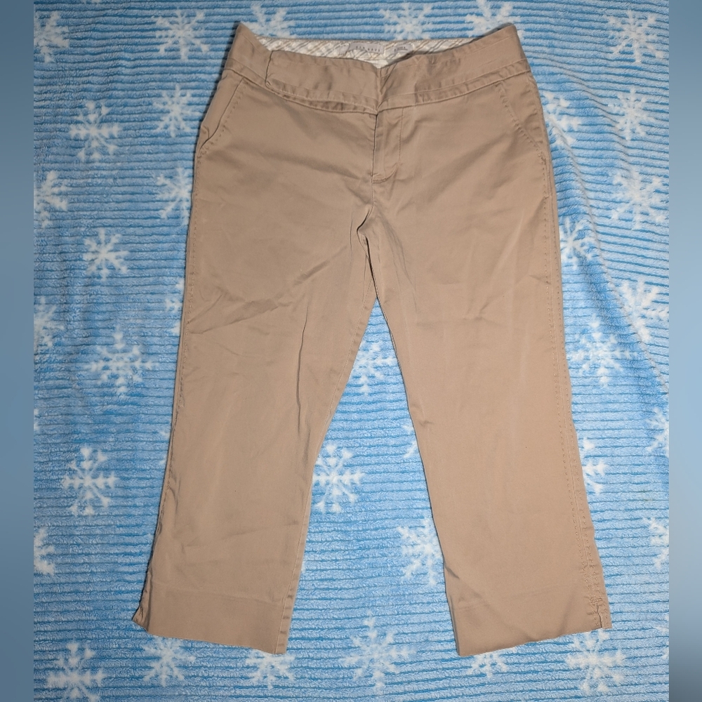 Old Navy Khaki/Tan Capri Pants Size 8